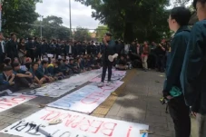 Polemik UKT ITB, Bayar...