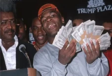 Kegilaan Mike Tyson:...