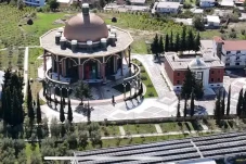 Seputar Kontroversi...