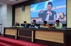 KH Cholil Nafis: Dai...