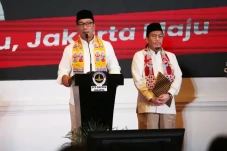 Survei Poltracking:...