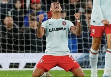 Hasil Liga Belanda:...
