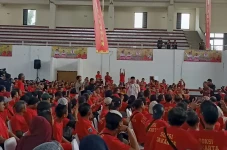 Ridwan Kamil Hadiri...