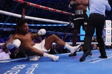 Anthony Joshua Dilarang...