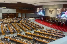 DPR Sahkan 5 RUU Kerja...