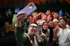 Ridwan Kamil Beri 3...