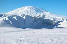 Ilmuwan Temukan Gunung...