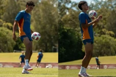 Rafael Struick Mulai...