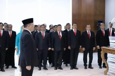 2 Irjen Polisi Bertugas...