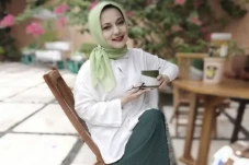 Profil Marissa Haque,...