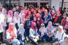 Disambut Warga Madiun,...