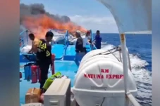 KM Natuna Express Terbakar...