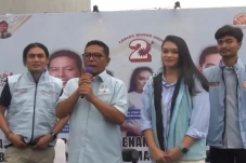 Andra Soni-Dimyati Datangi...