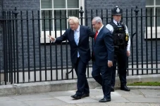 Netanyahu Dituding Pasang...