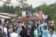 Relawan Bison Datangi...
