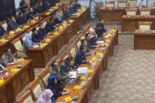 Ngadu ke DPR, Solidaritas...
