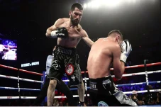 Rekor KO Artur Beterbiev...