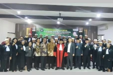 Belasan Advokat Muda...