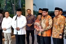 Elite PKS Sambangi Prabowo,...