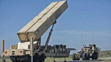 Adu Kekuatan Senjata...