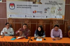 Dilaporkan 2 Kader PDIP,...