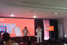 Ridwan Kamil Terima...