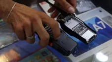 Iran Melarang Pager...