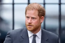 Apakah Pangeran Harry...