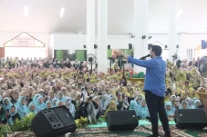 Alumni Pondok Pesantren...