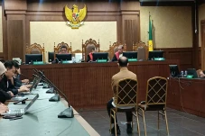 Hakim Agung Nonaktif...