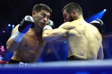 Dmitry Bivol Frustrasi...