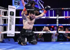 Momen Artur Beterbiev...