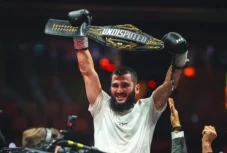 Dilema Artur Beterbiev...