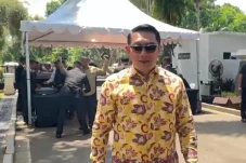 Ridwan Kamil Hadiri...
