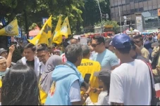 Cagub Ridwan Kamil Disambut...