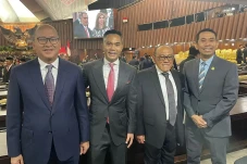 Kadin di Belakang 5...