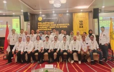 Lantik Presiden dan...