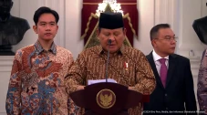 Daftar Lengkap Menteri...
