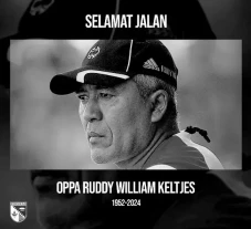 Sepak Bola Berduka!...
