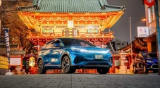 Jepang Bongkar Mobil...