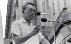 Lee Kuan Yew Mampu Mempersatukan...