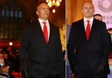 Agen 47! Oleksandr Usyk...