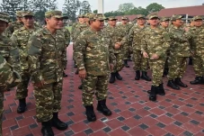Beri Teladan, Prabowo...