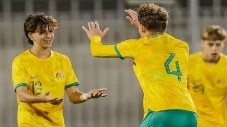 Australia U-17 Kalahkan...
