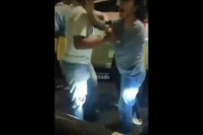 Viral Mobil Diamuk Warga...