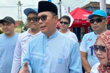 Hubungan Baik dengan...