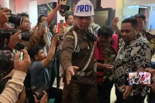 Kasus Suap Mantan Pejabat...