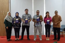 Dorong Akselerasi Transisi...