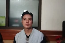 Baim Wong Ngotot Sidang...