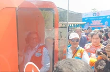 Perkenalkan Mobil Curhat,...